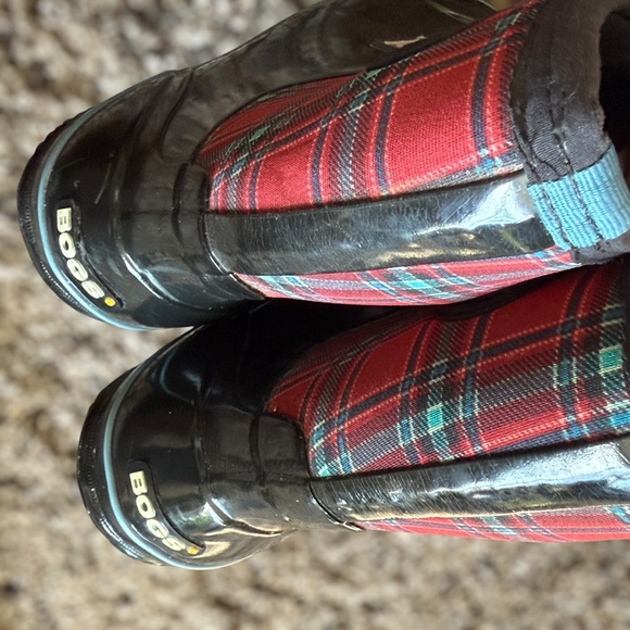 BOGS Winter Plaid Mid Black and Red Boots Size 10 Women - Picture 8 of 11